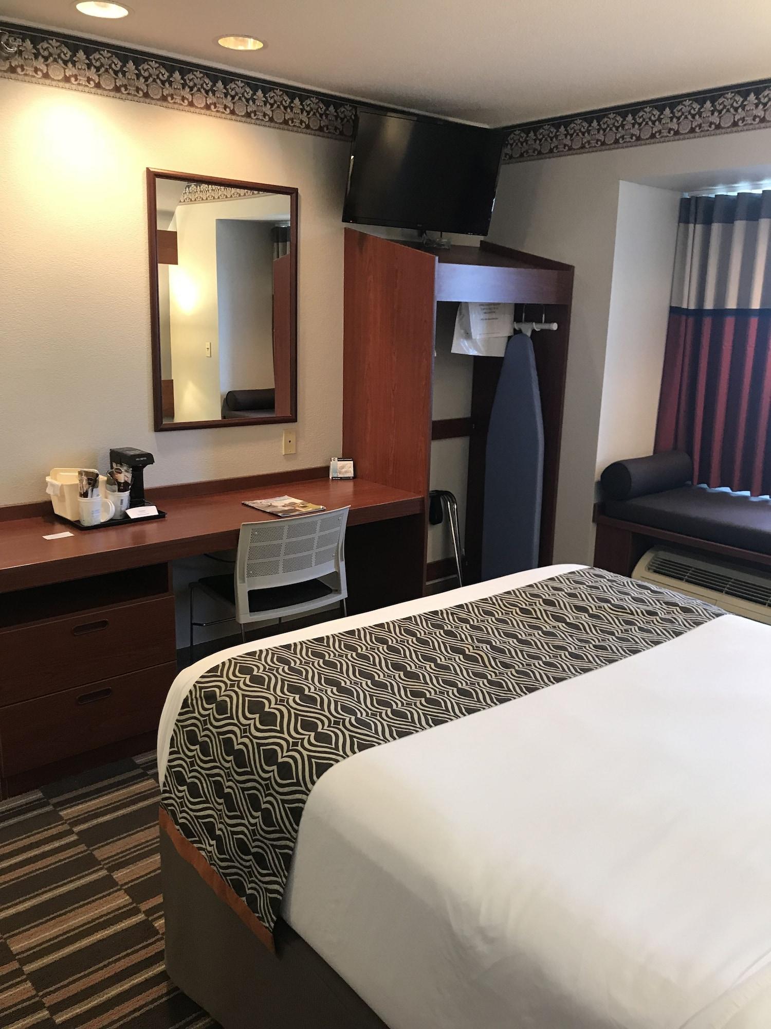 Microtel Inn & Suites Urbandale Exteriör bild