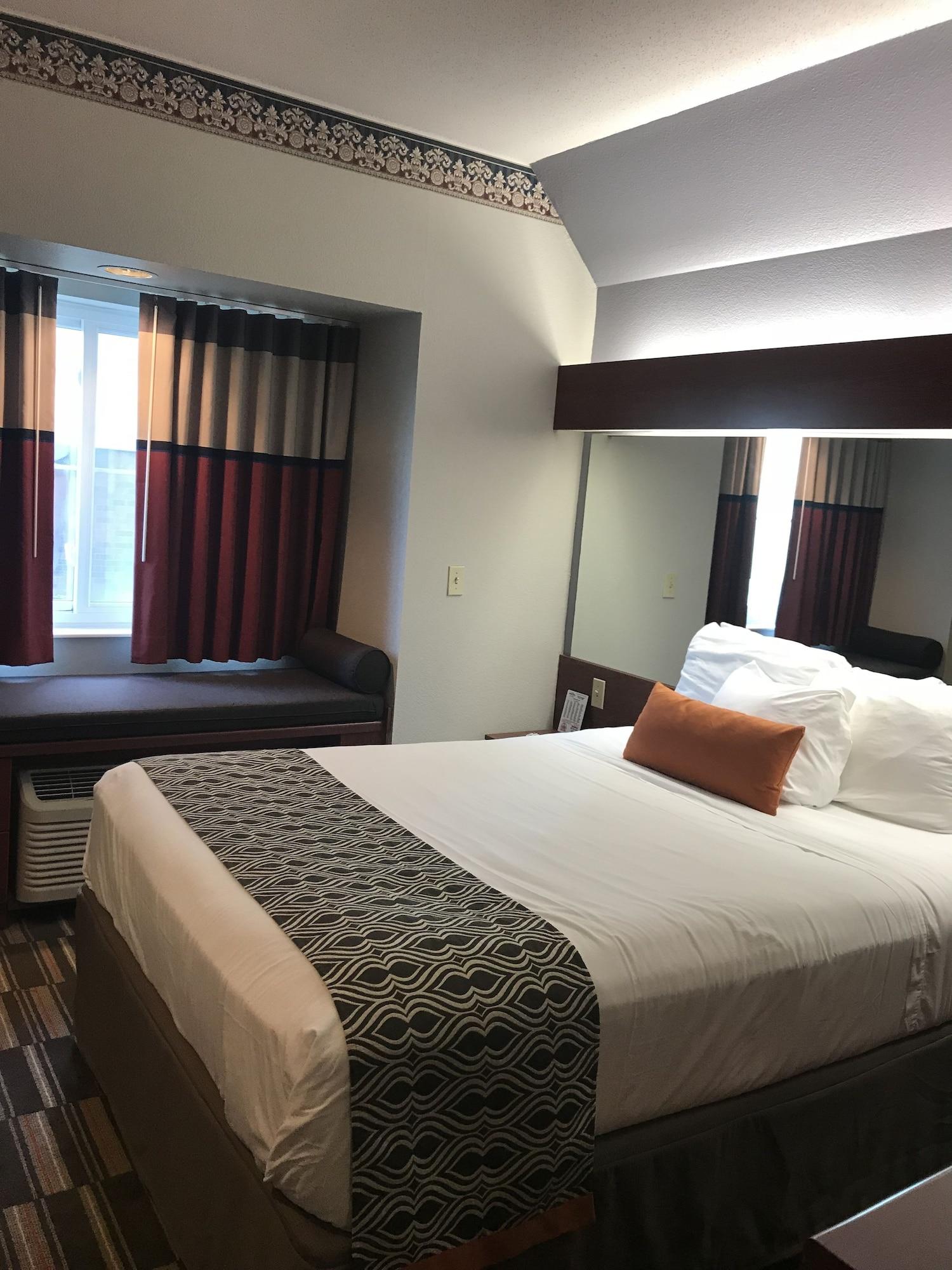 Microtel Inn & Suites Urbandale Exteriör bild