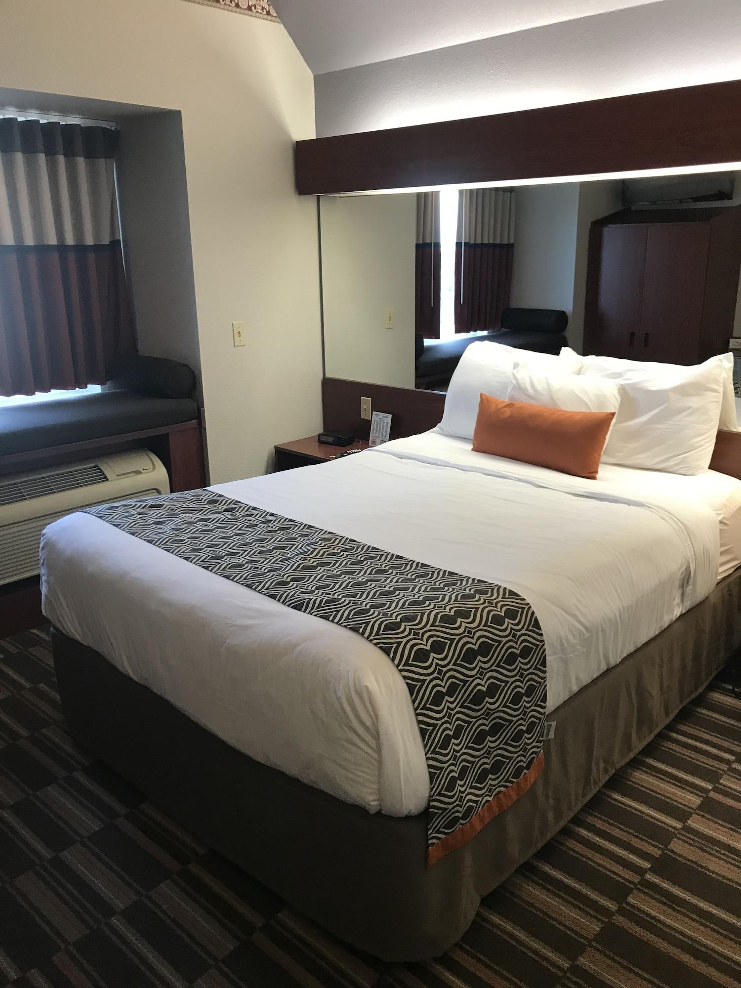 Microtel Inn & Suites Urbandale Exteriör bild