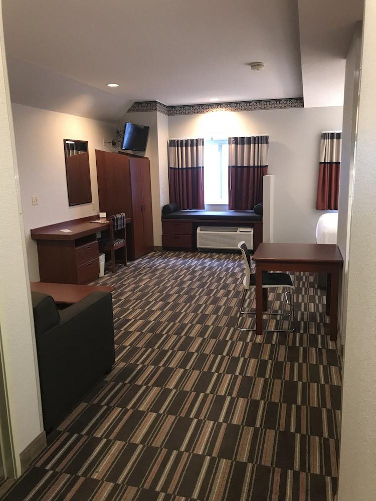 Microtel Inn & Suites Urbandale Exteriör bild