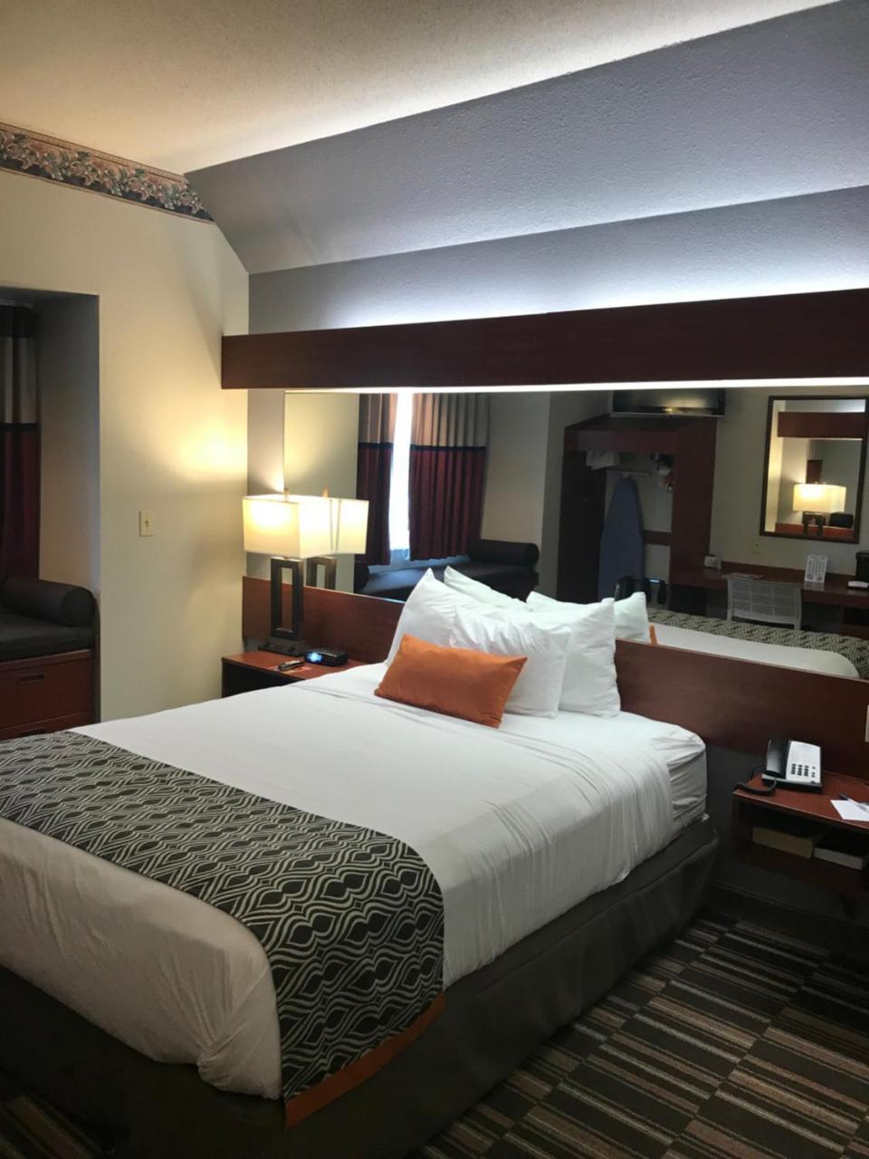 Microtel Inn & Suites Urbandale Exteriör bild